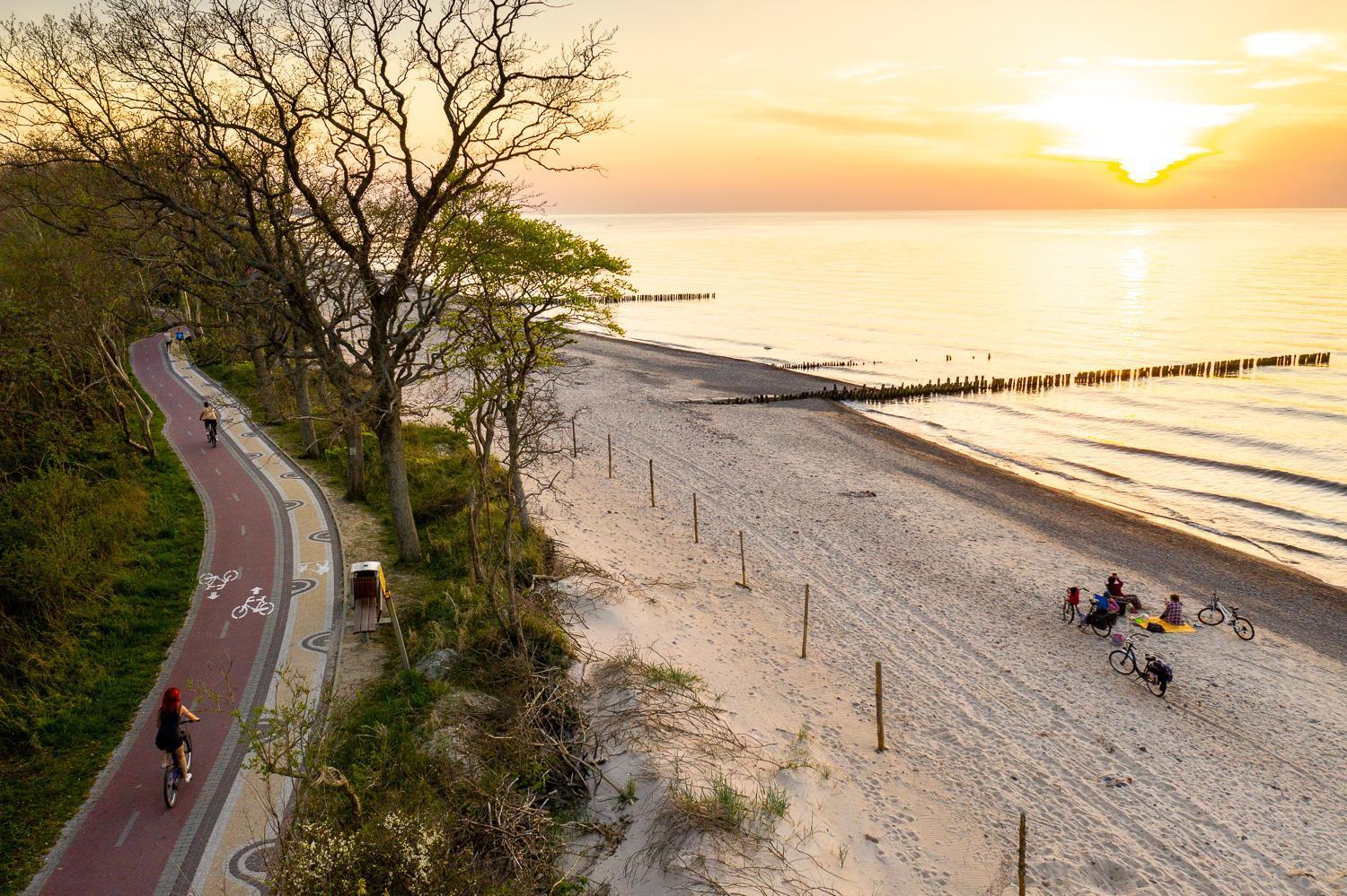 Radison Houses With A Garden- 800M To The Sea Domki Z Ogrodkiem Radison Domki 800M Do Plazy 미엘노 외부 사진